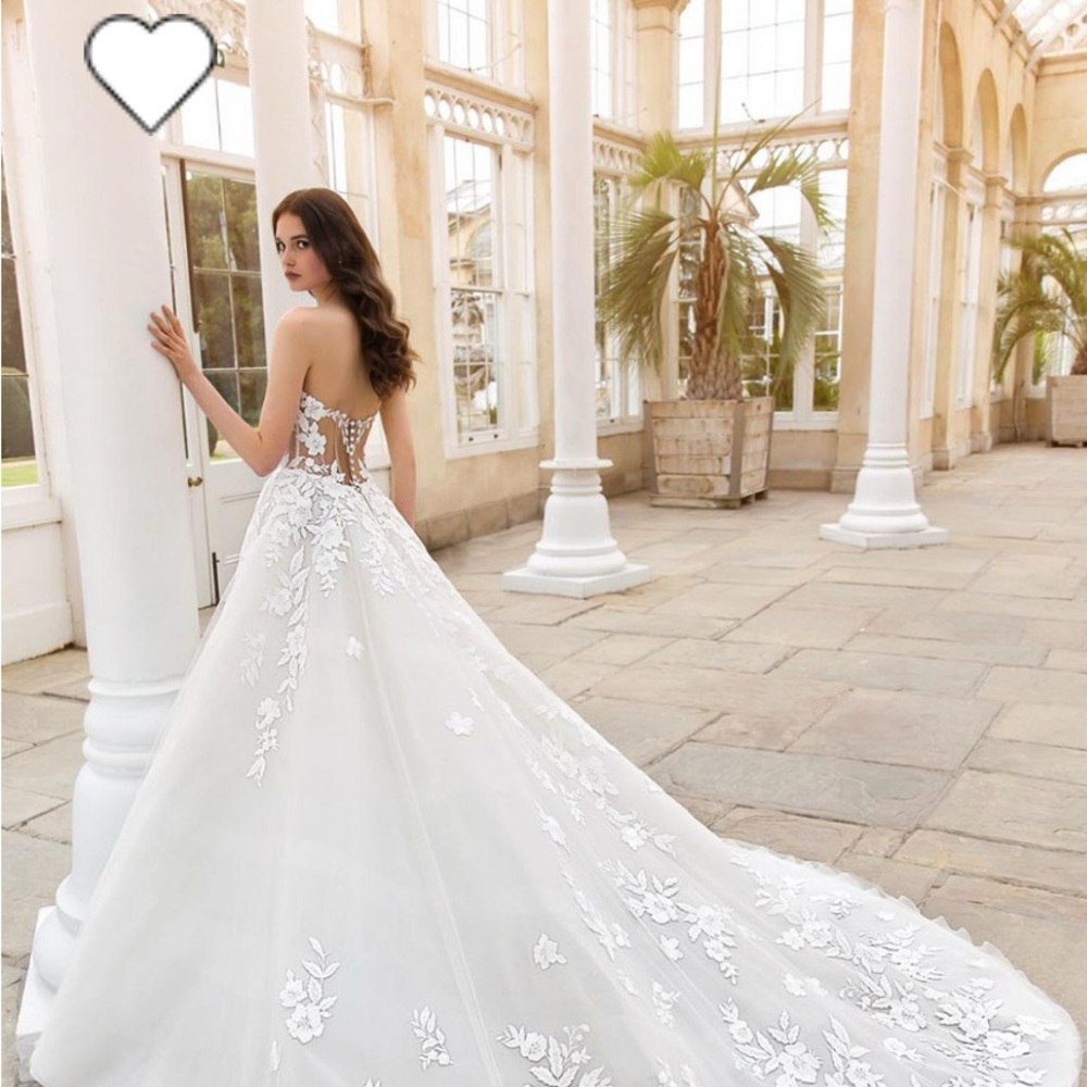 Enzoani
SHILOH,Elegant White Strapless Wedding Gown